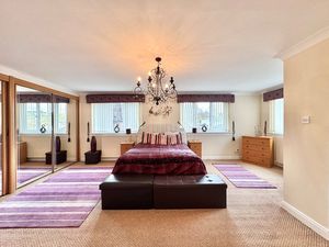 Photo 32- click for photo gallery